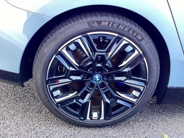 BMW i5 M60 xDrive Sedan RHD