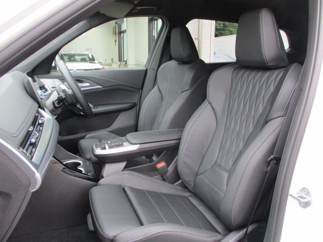U11 iX1 xDrive30