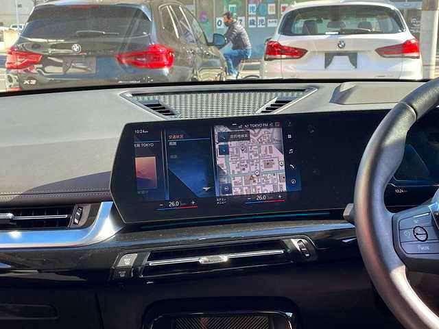 U11 iX1 xDrive30