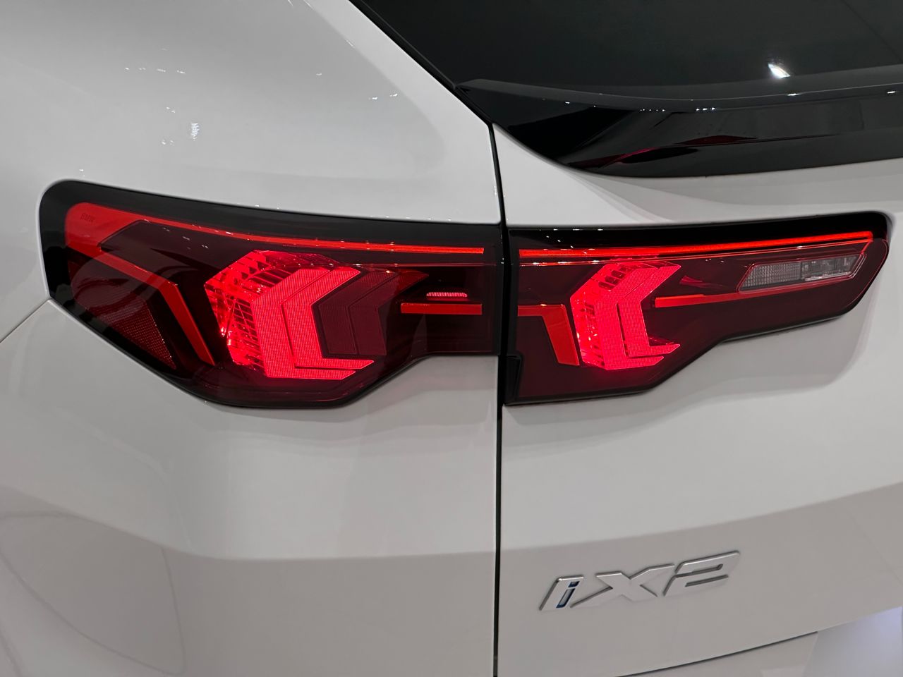 iX2 xDrive30 MSP