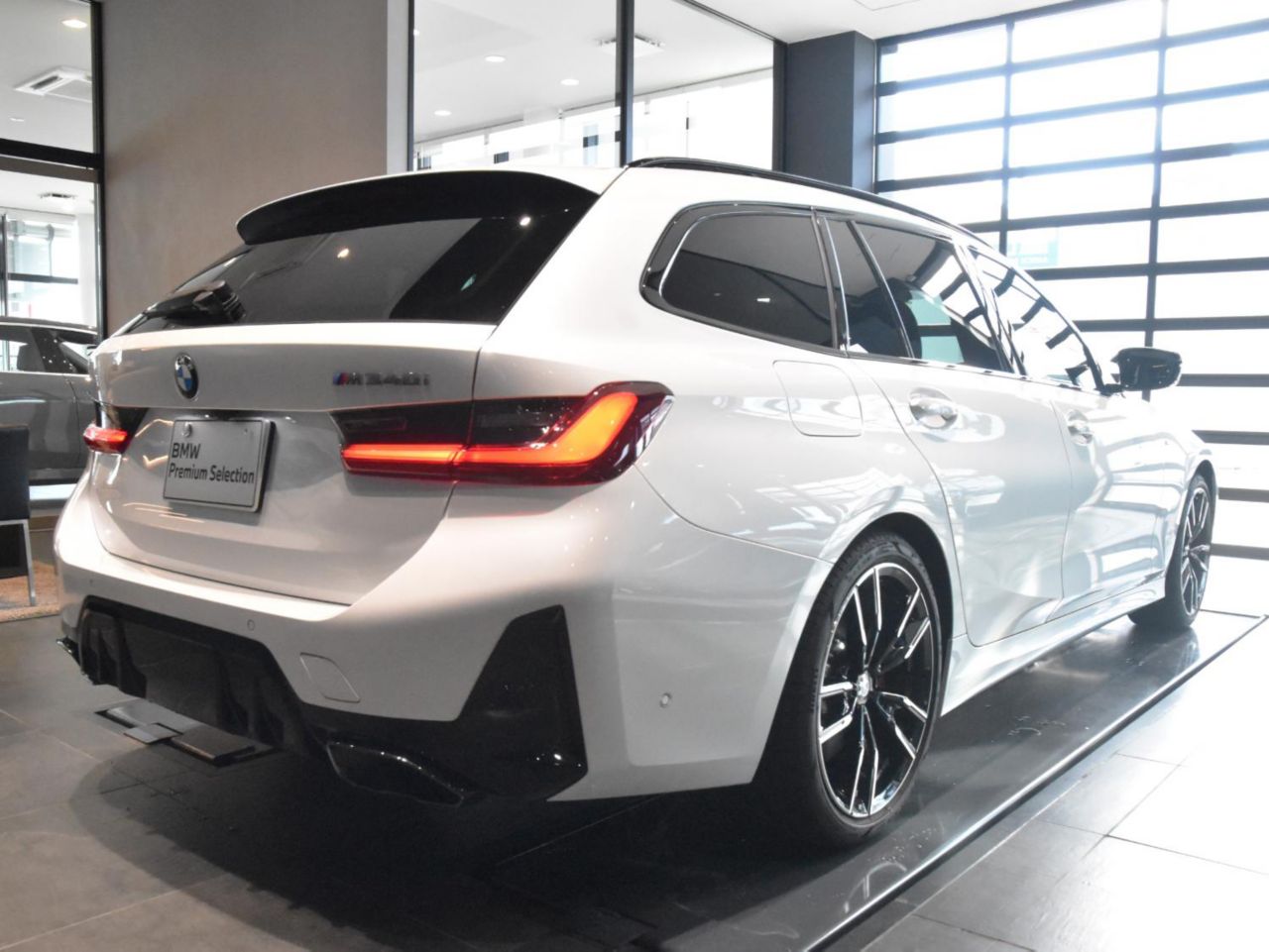 G21 M340i xDrive Touring LCI RHD