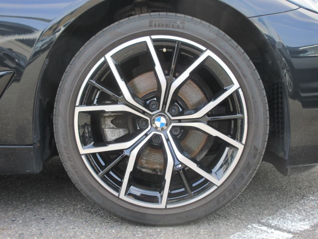 520d xDrive Sedan RHD