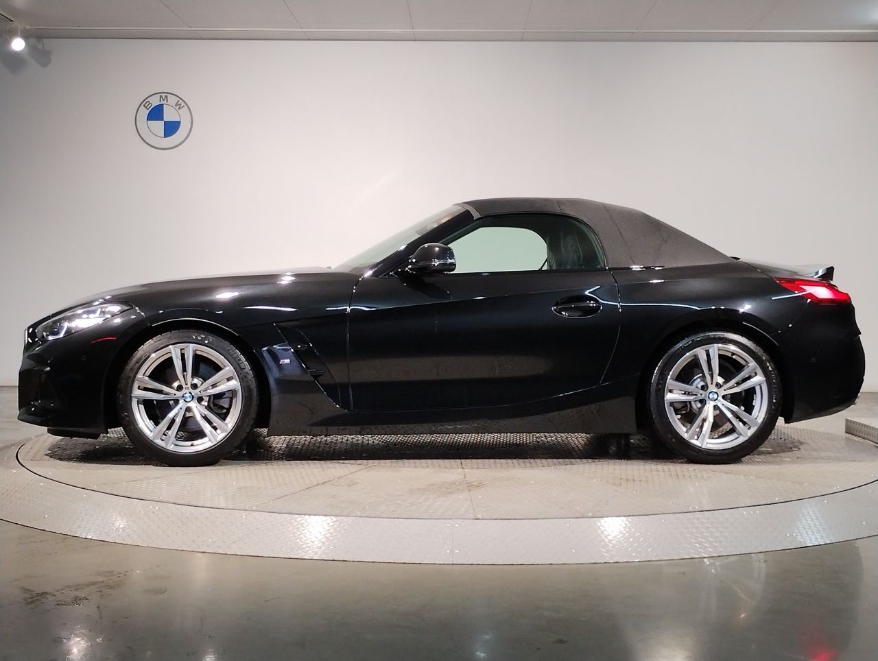 G29 z4 sDrive20i RHD