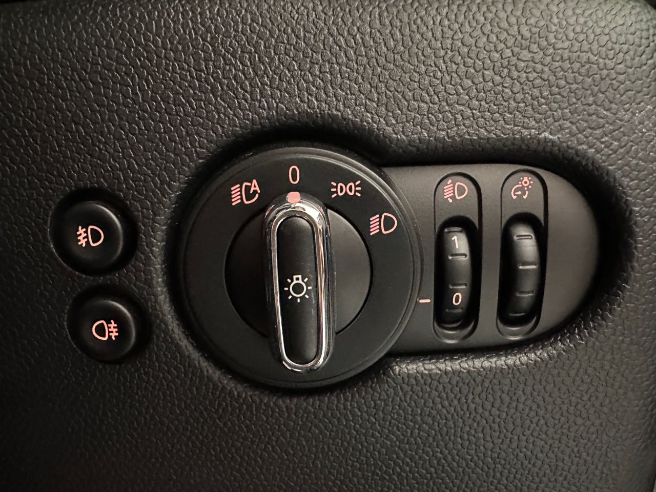 F56 COOPER D (AT)
