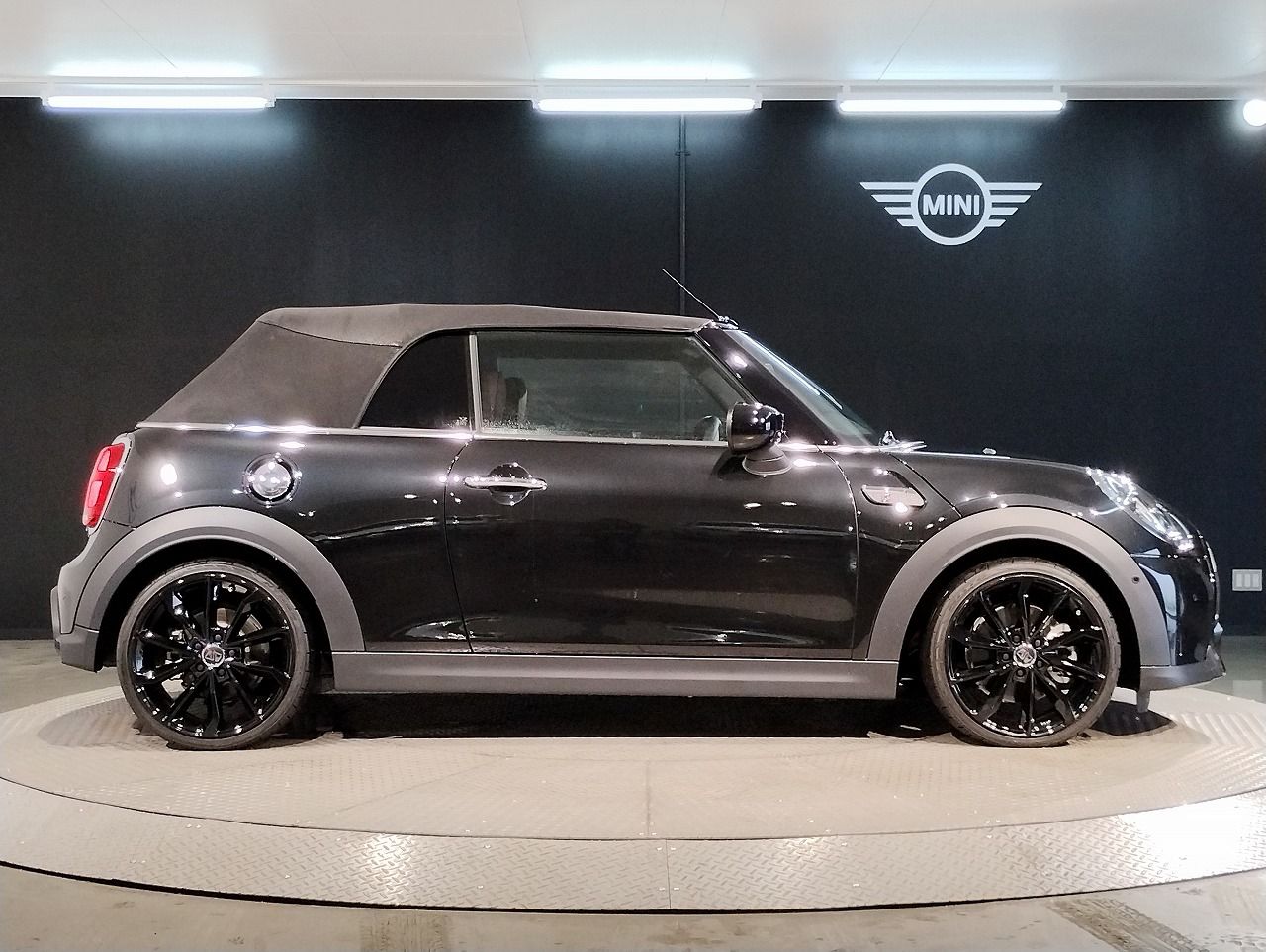 MINI Cooper S Convertible RHD