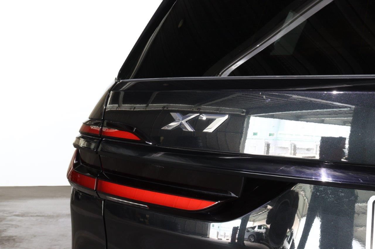 X7 xDrive40d RHD US