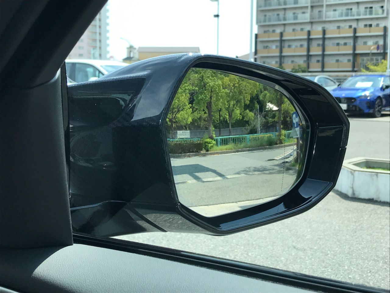 M5 Saloon RHD