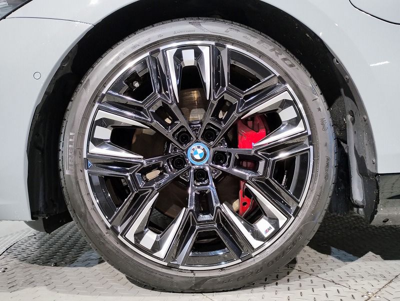 BMW i5 M60 xDrive Sedan RHD