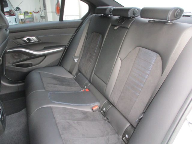 320d xDrive Berline RHD