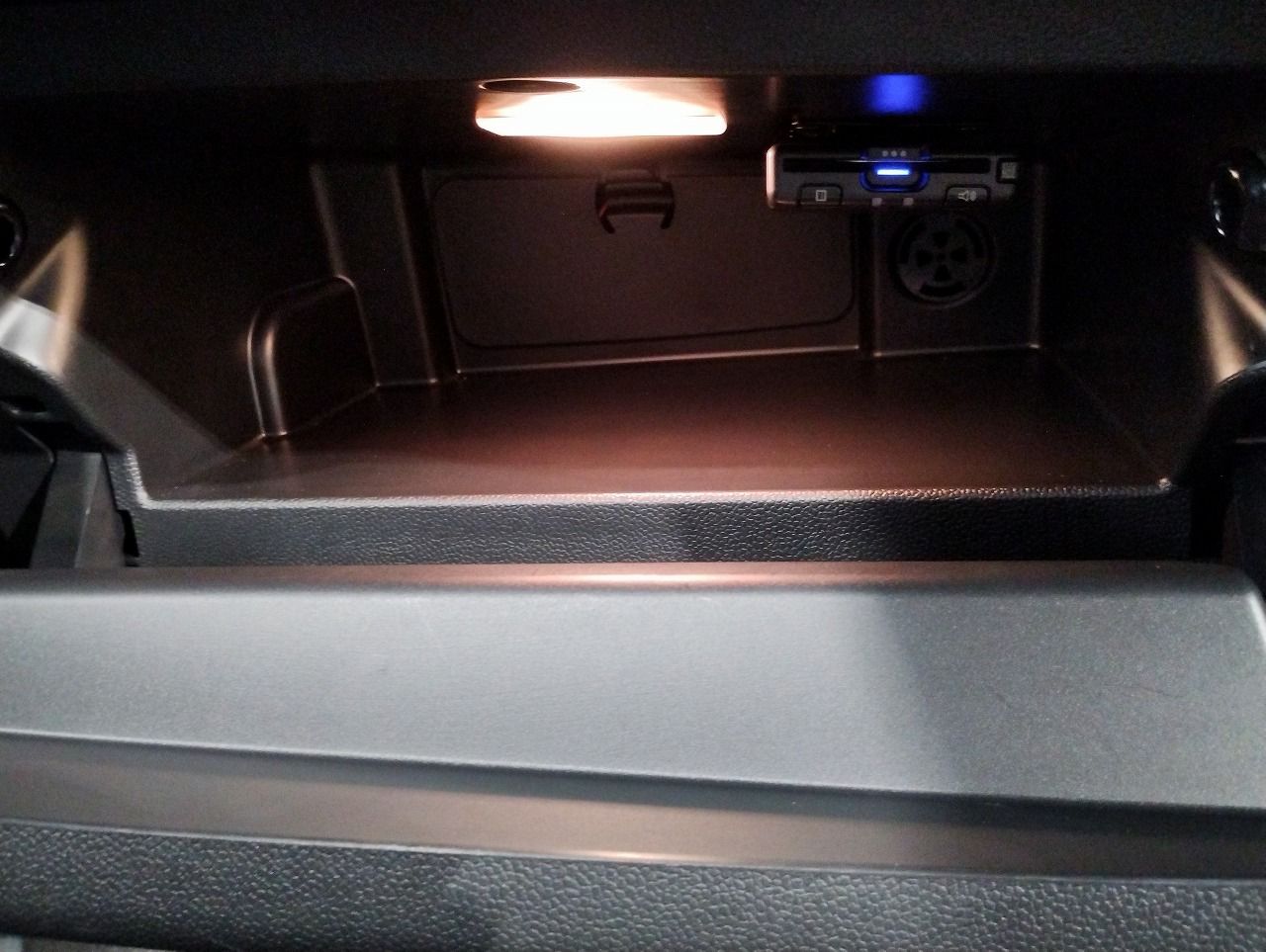 F56 COOPER D (AT)