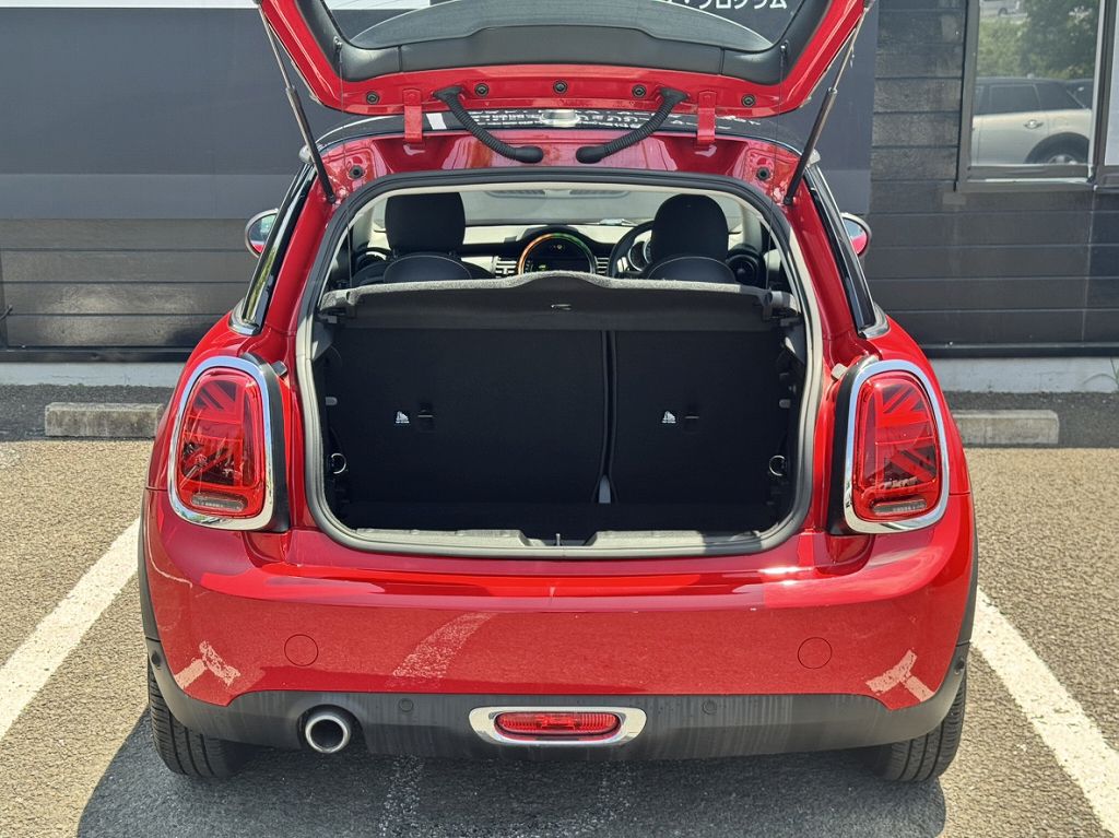 F56 COOPER D (AT)