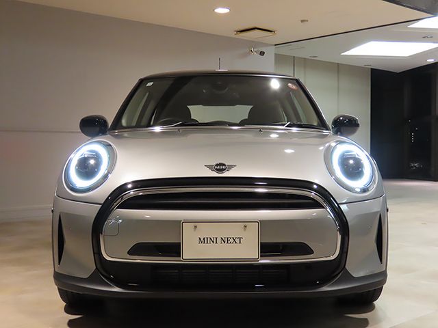 MINI Cooper F56 RHD