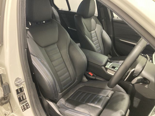 G20 320d xDrive RHD Saloon