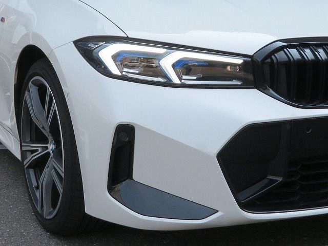 320d xDrive Berline RHD