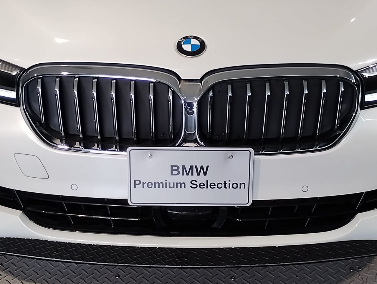 520d xDrive Sedan RHD