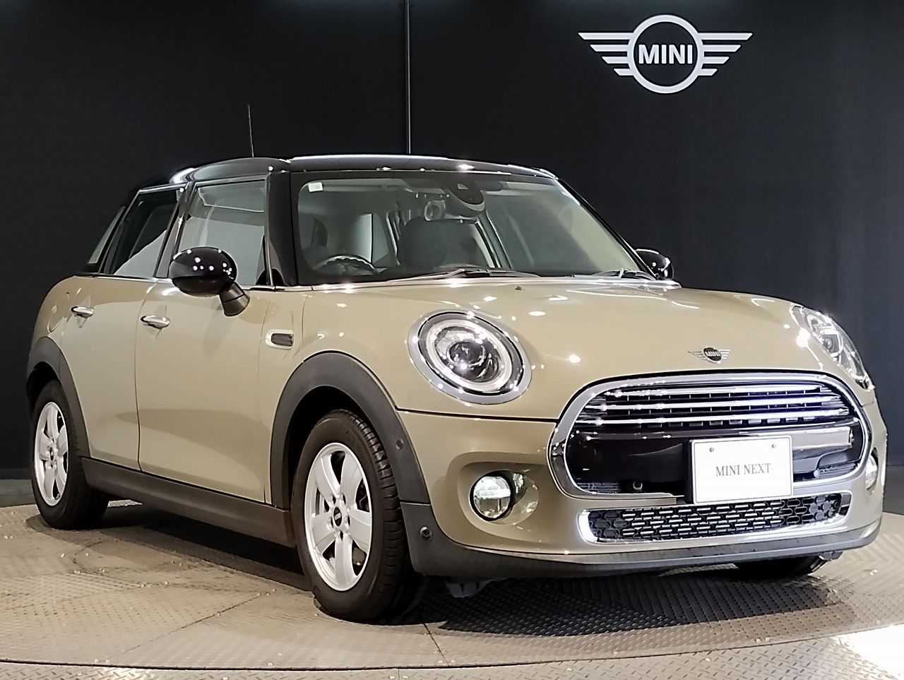 F55 COOPER D (AT)
