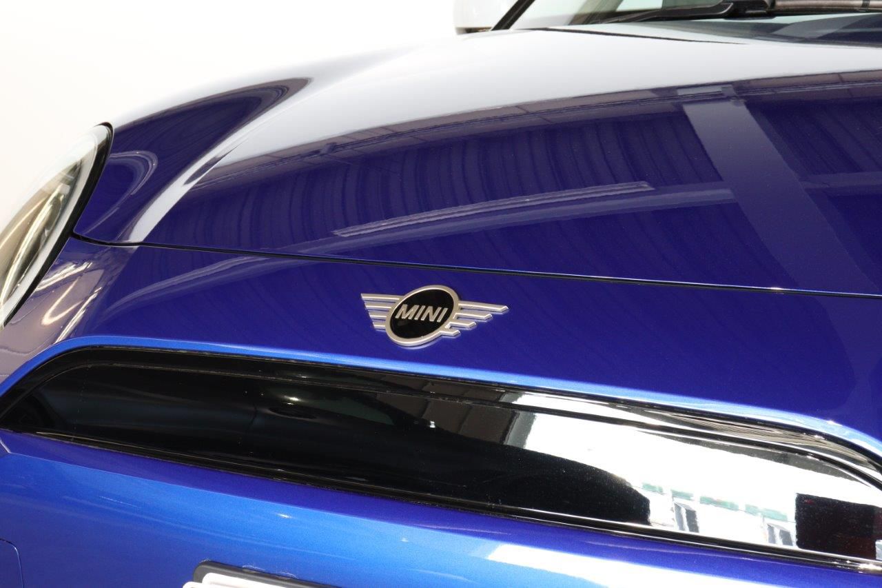 J01 MINI Cooper E