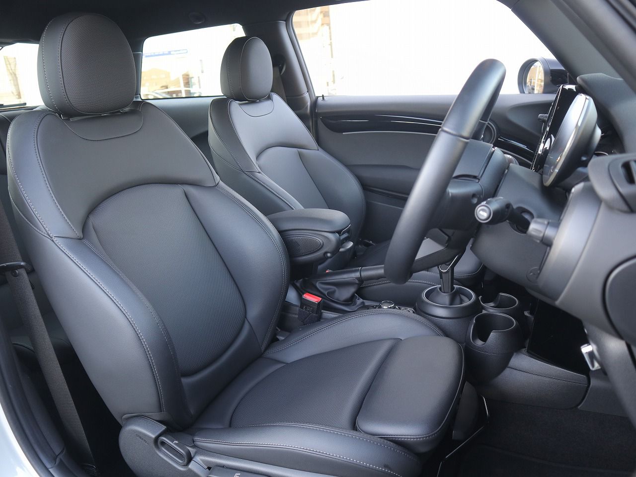 MINI Cooper F56 RHD