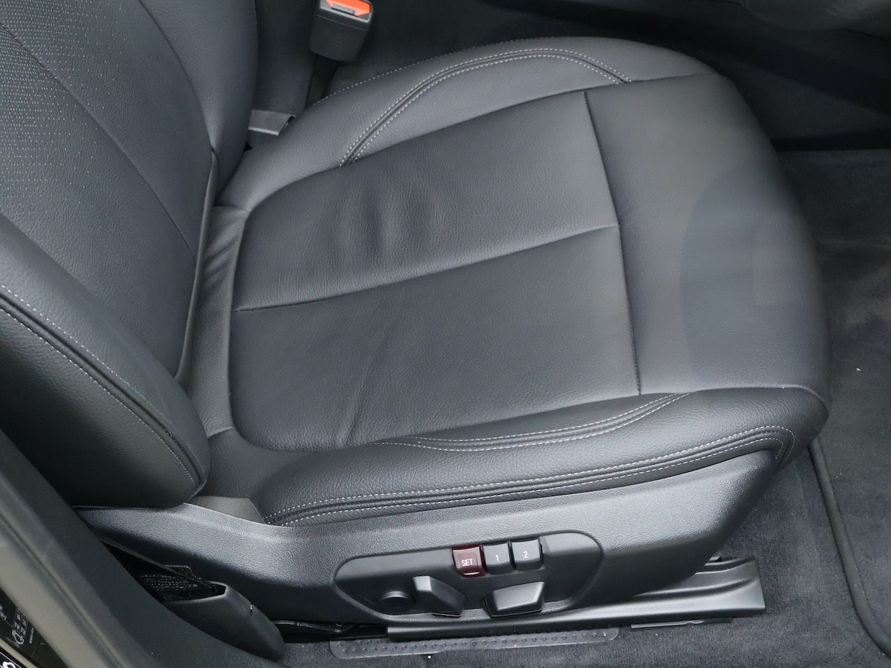 F40 118d Sports Hatch 5-door B47 2.0d