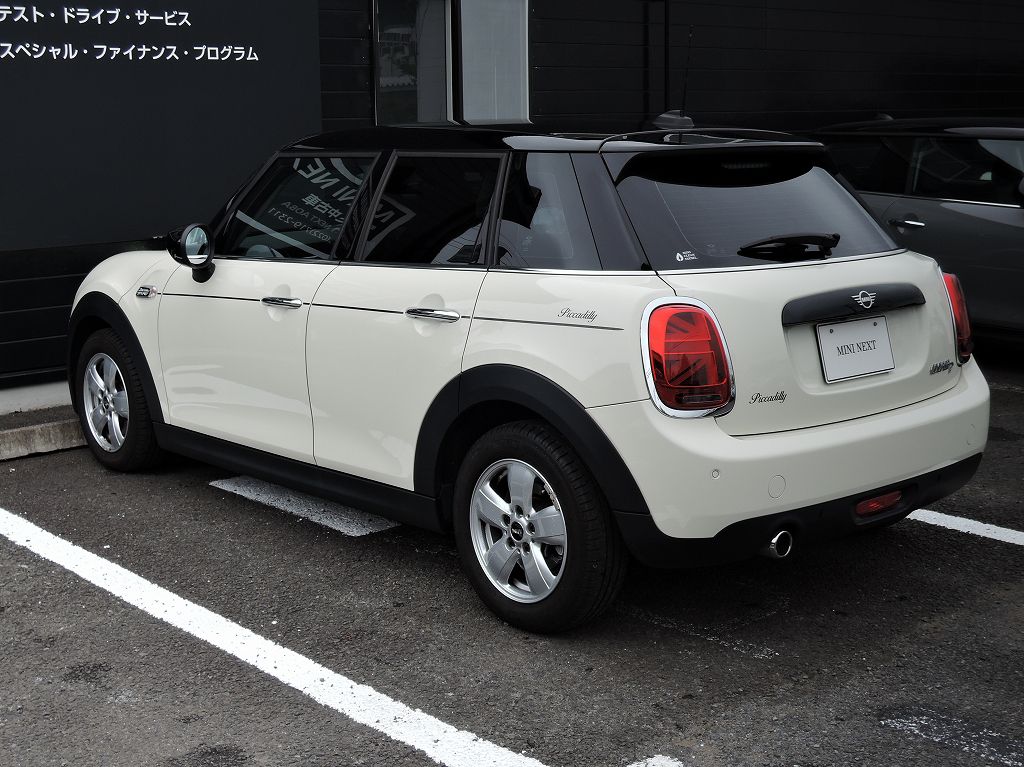 MINI F55 Cooper D 5dr Hatch LCI