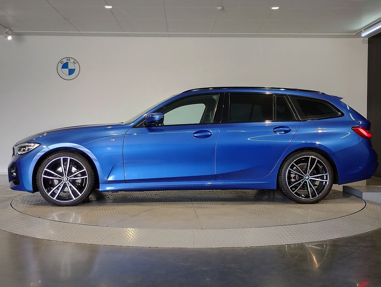 G21 320i RHD