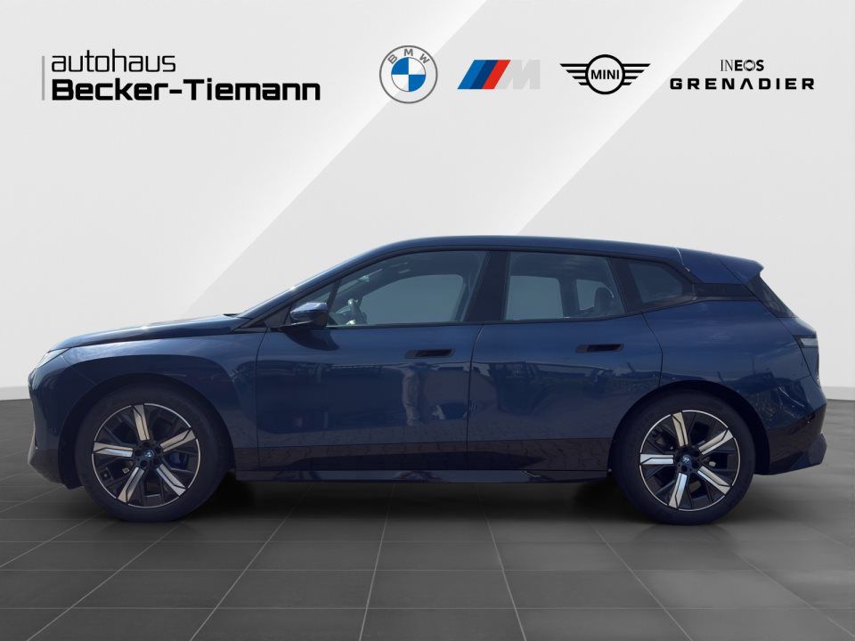 BMW iX