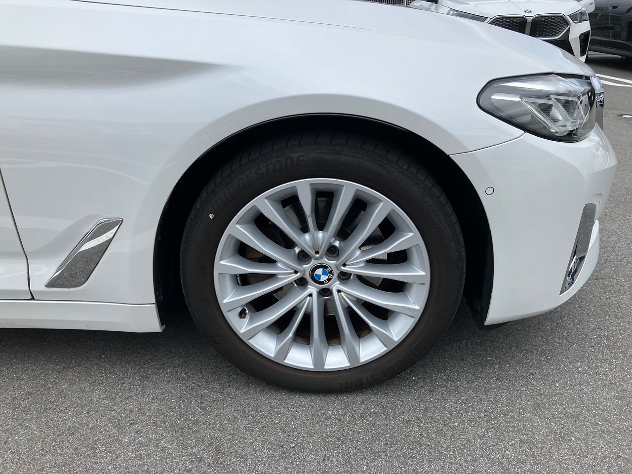 520d xDrive Sedan RHD