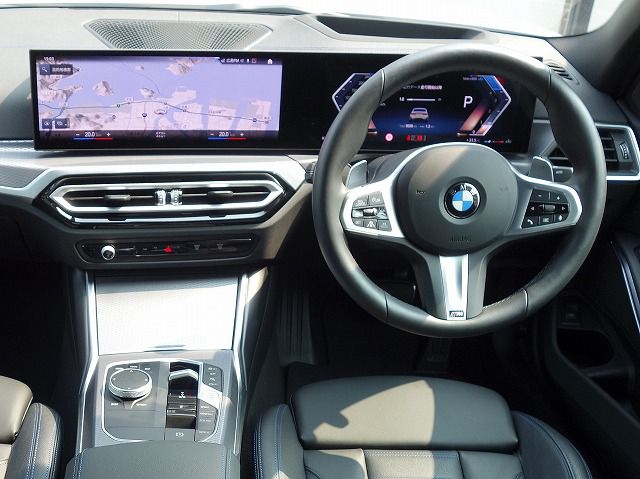 320d xDrive Berline RHD