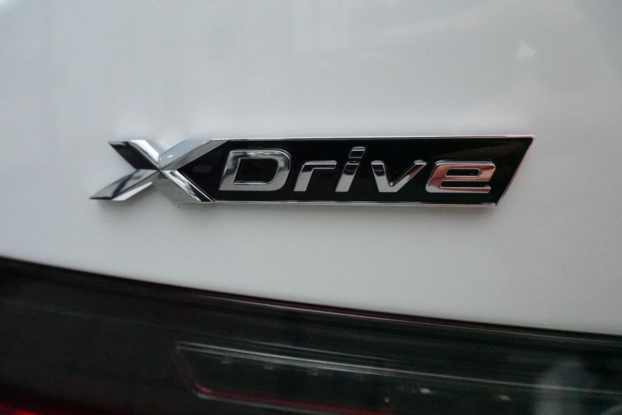 320d xDrive Berline RHD