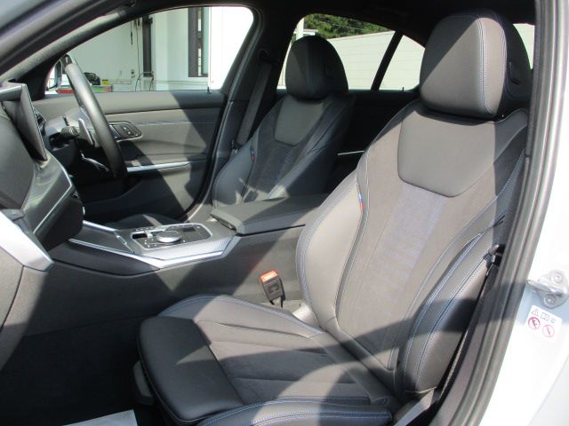 320d xDrive Berline RHD