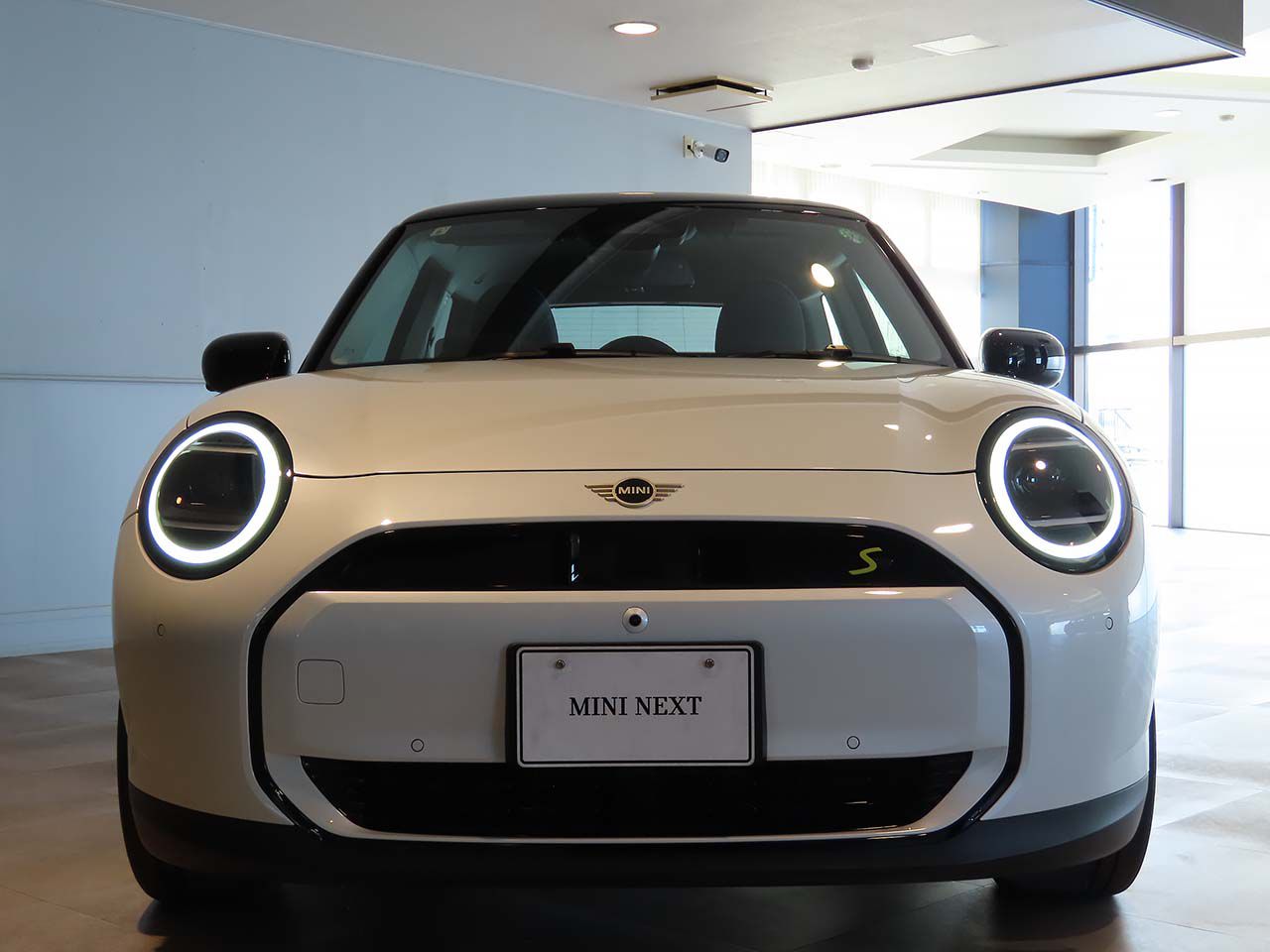 J01 MINI Cooper SE