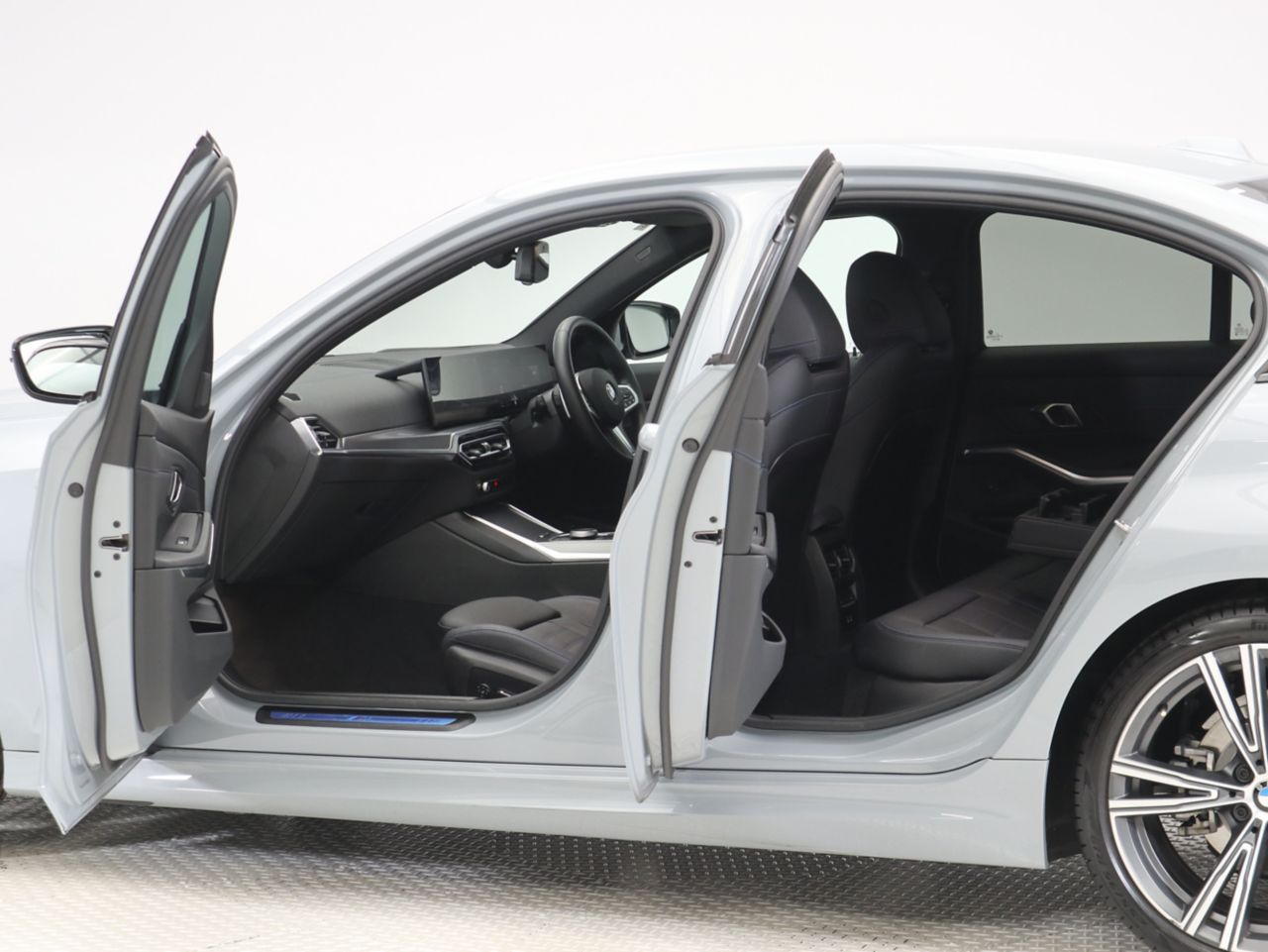 320d xDrive Berline RHD