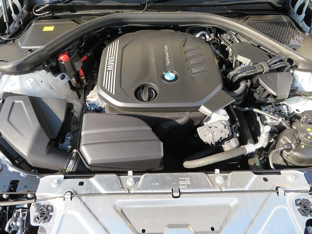 320d xDrive Berline RHD