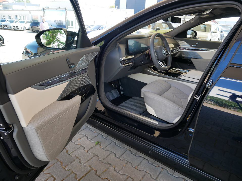 BMW 760