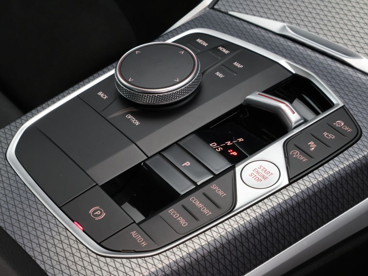 320d xDrive Berline RHD