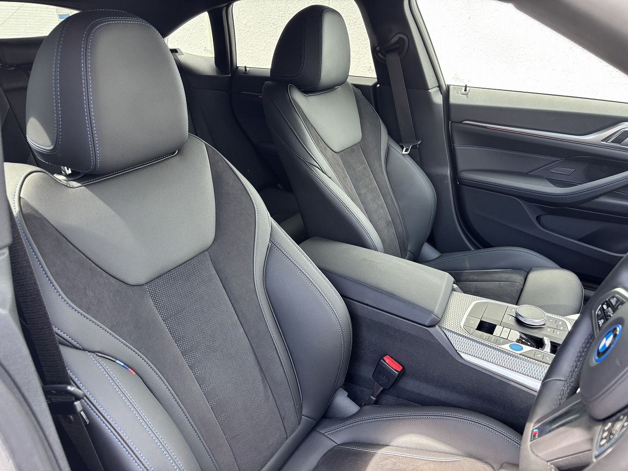 G26 i4 eDrive40 RHD