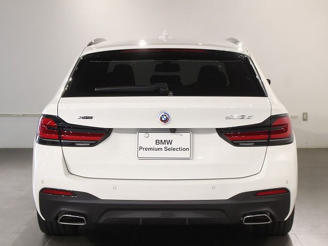 520d xDrive Touring RHD