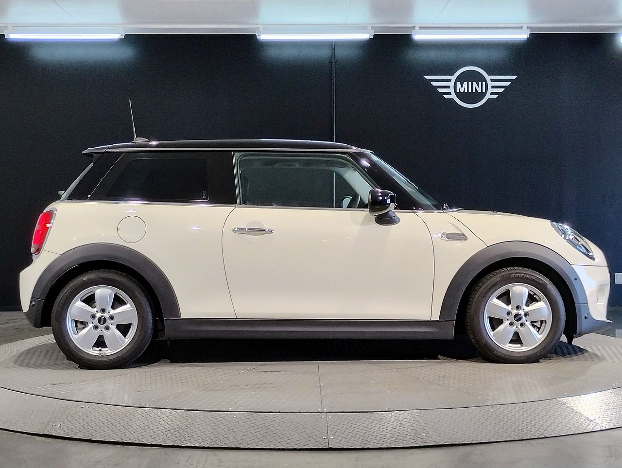 F56 COOPER D (AT)