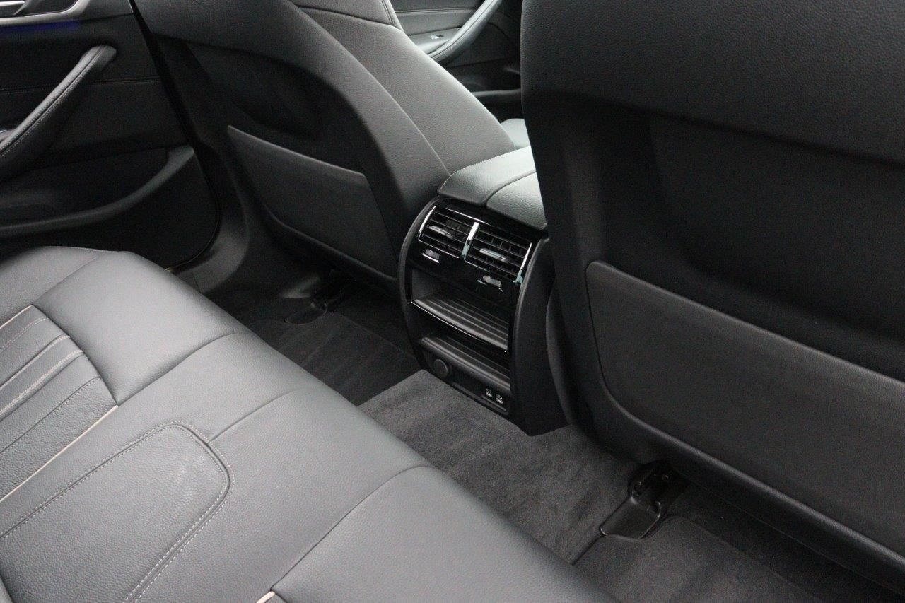 520d xDrive Sedan RHD