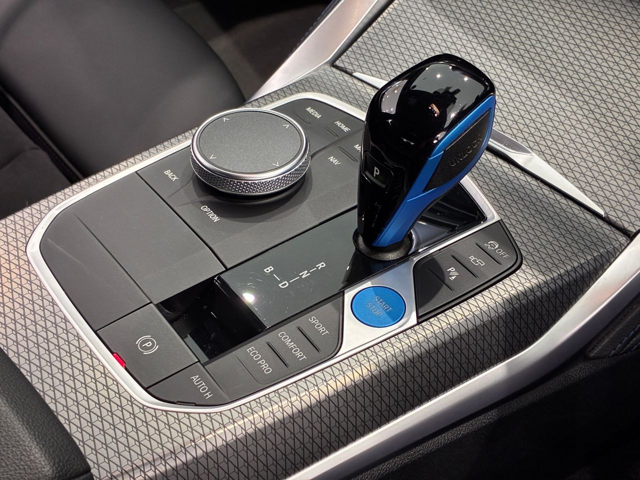 G26 i4 eDrive40 RHD