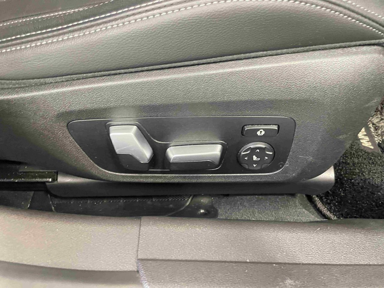 G20 320i Saloon RHD MX