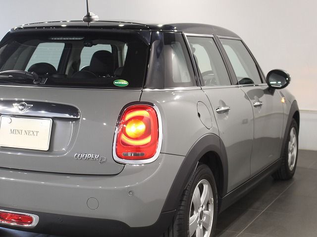 F55 COOPER D (AT)
