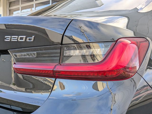 320d xDrive Berline RHD