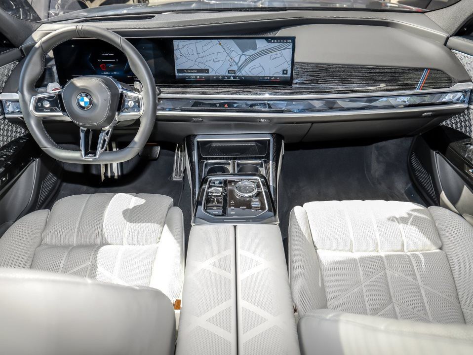 BMW 740