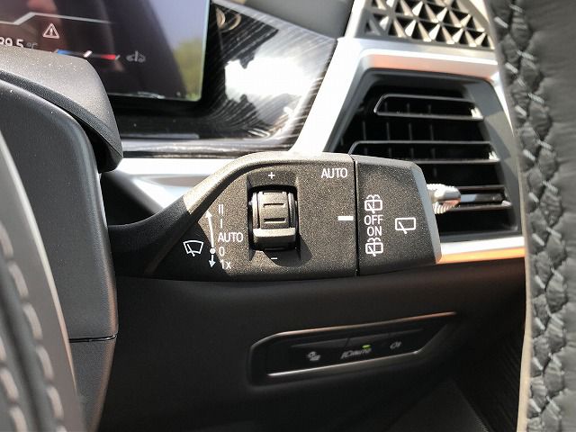 X7 xDrive40d RHD US