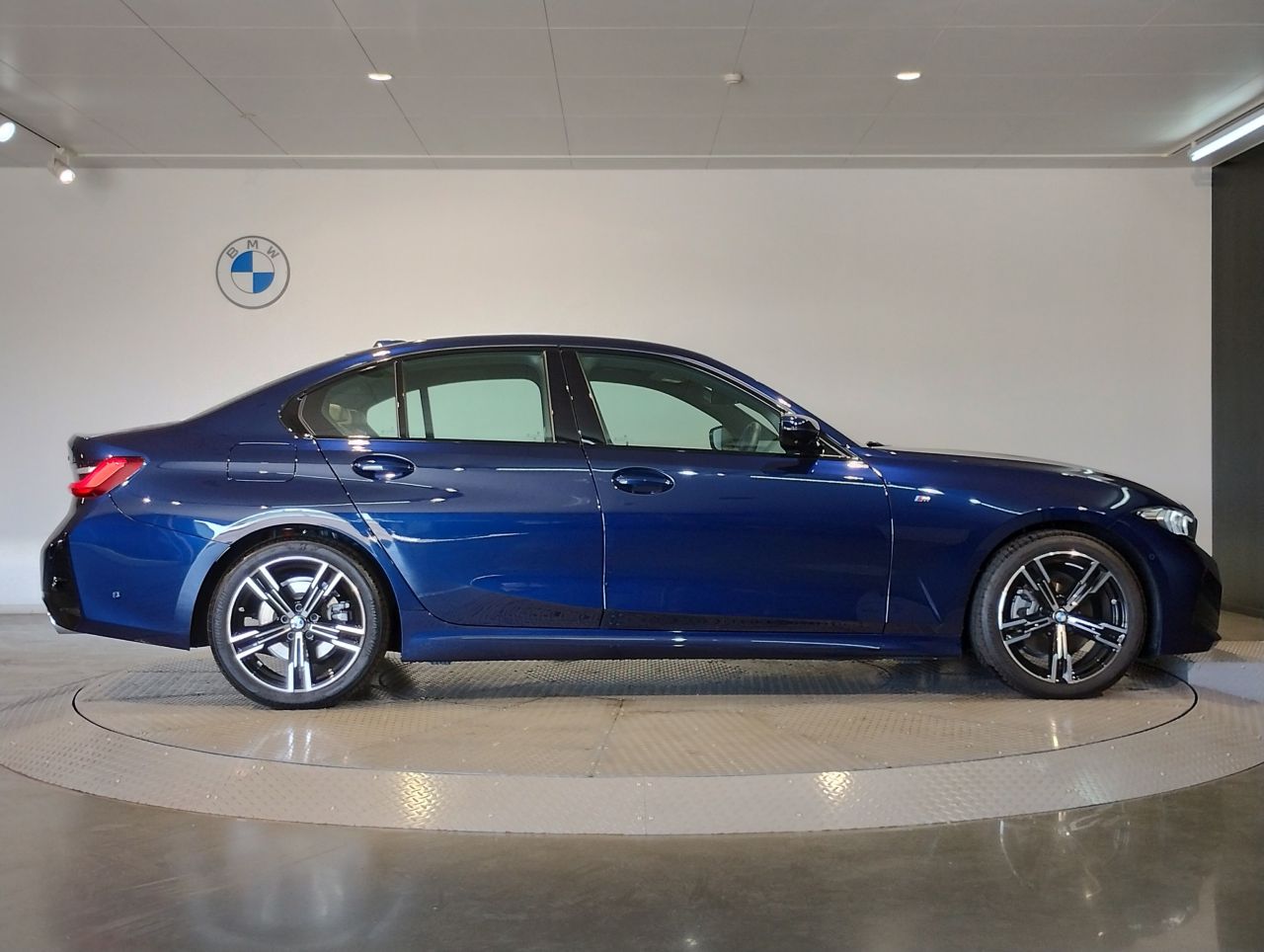 320d xDrive Berline RHD