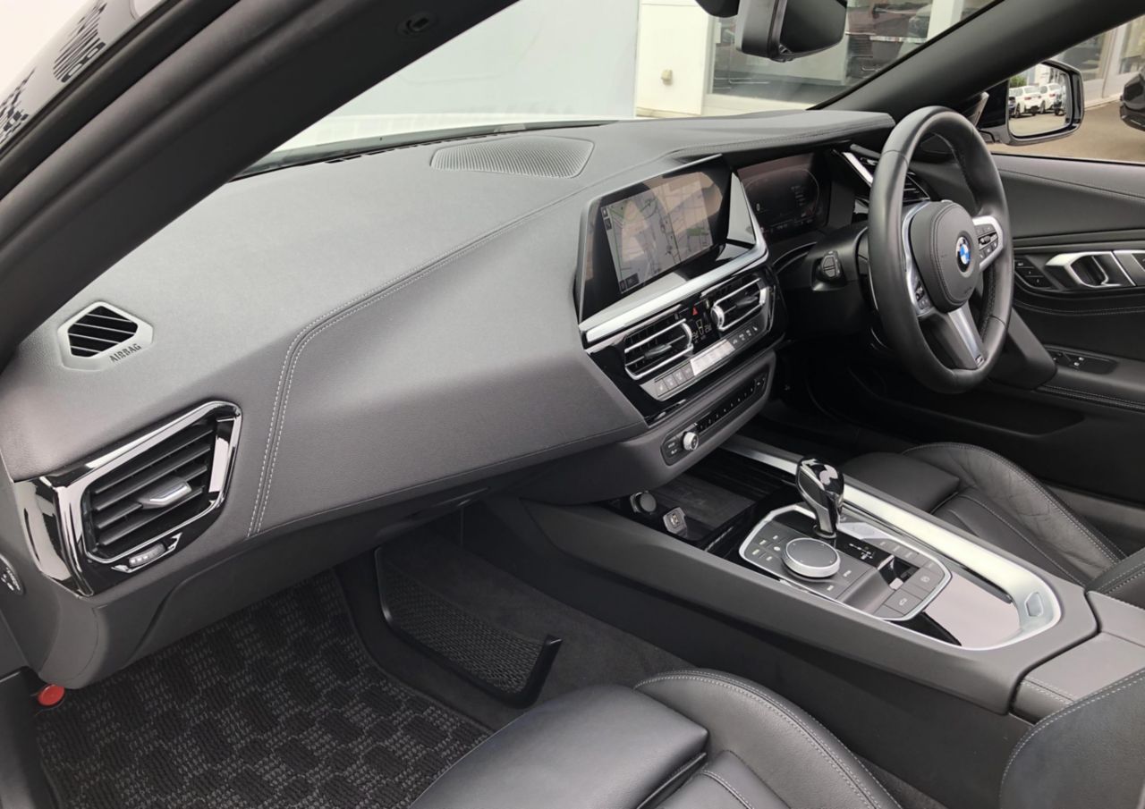 G29 z4 sDrive20i RHD