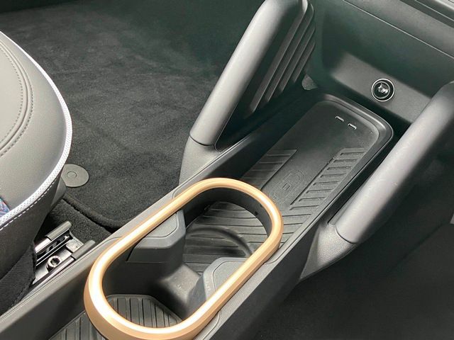 J01 MINI Cooper E