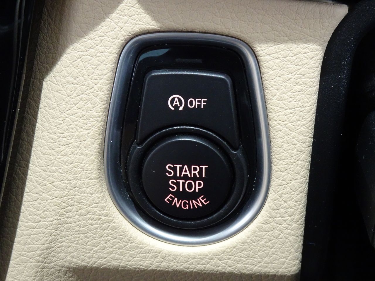 320D SEDAN RHD