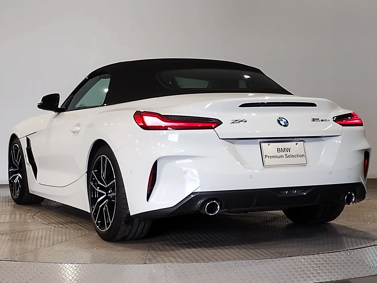 G29 z4 sDrive20i RHD